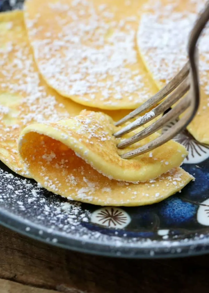 2-Ingredient Cream Cheese Pancakes