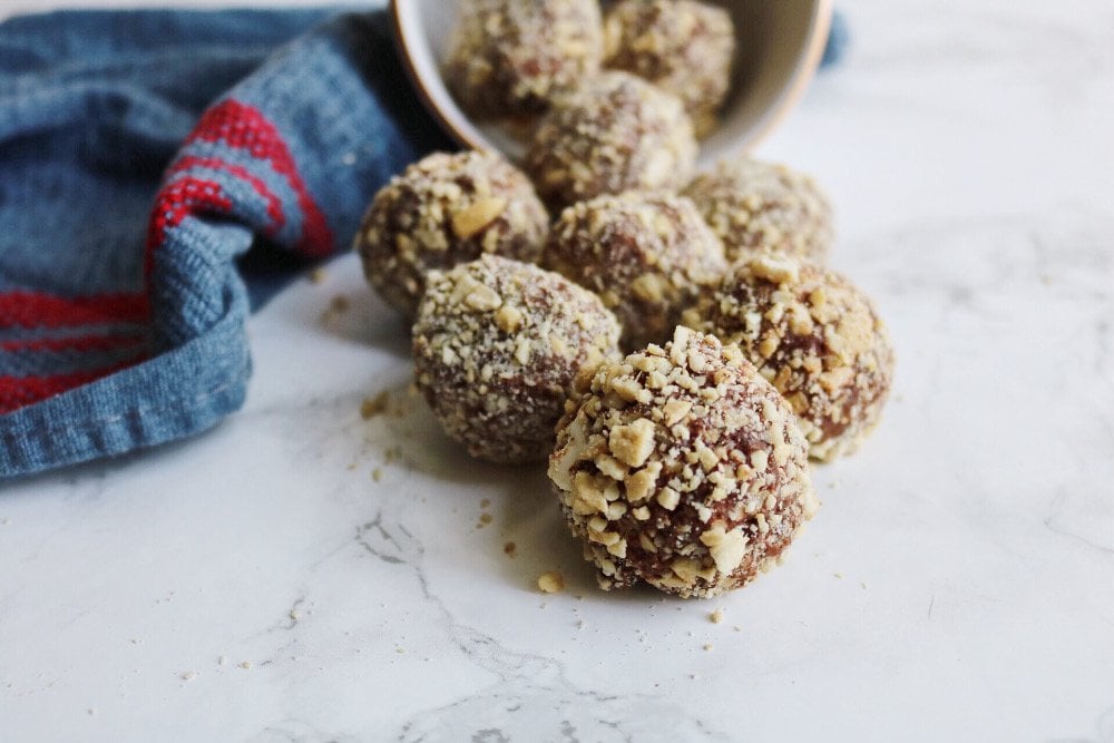 Keto Fat Bombs with Cacao and Cashew