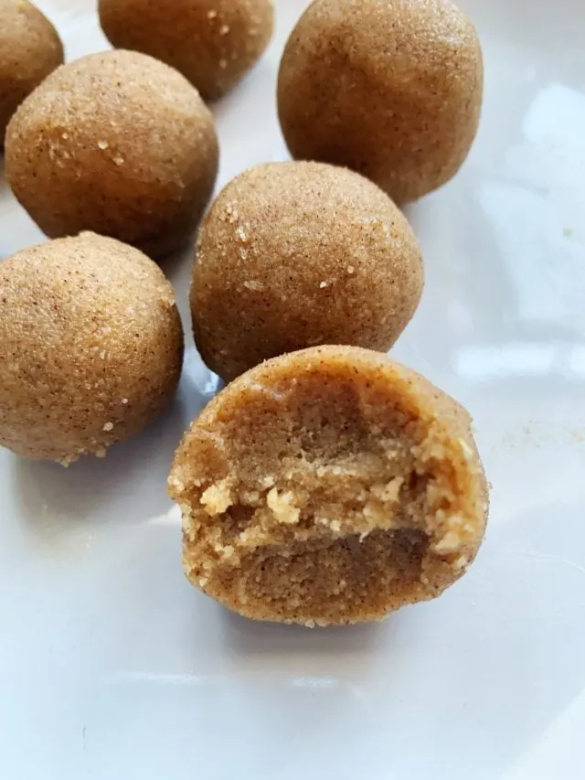 Gingerbread Keto Fat Bombs