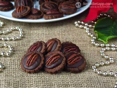 Keto Chocolate and Pecan Cookies