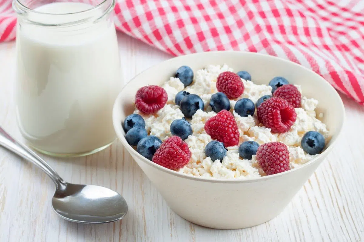 Cottage Cheese and Blueberries