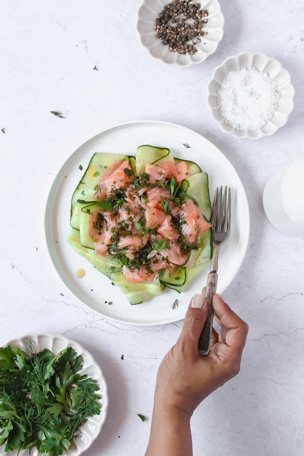 smoked salmon cucumber salad