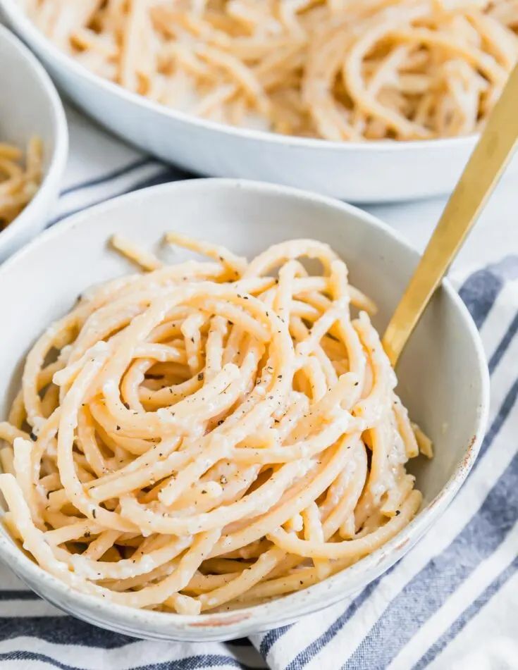 bucatini cacio e pepe