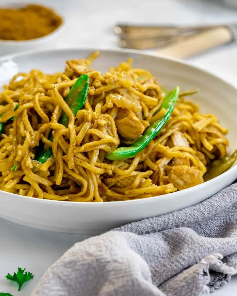 chinese chicken curry with noodles