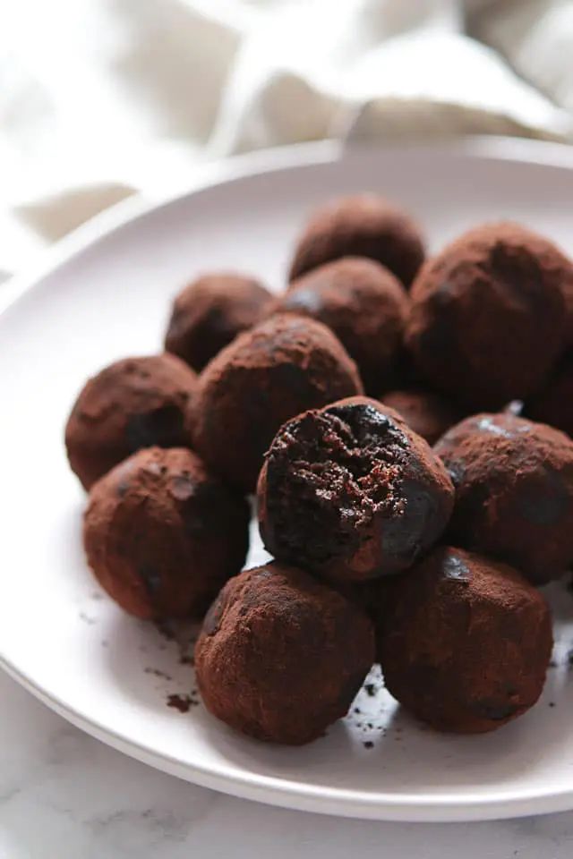 vegan chocolate peanut butter energy balls