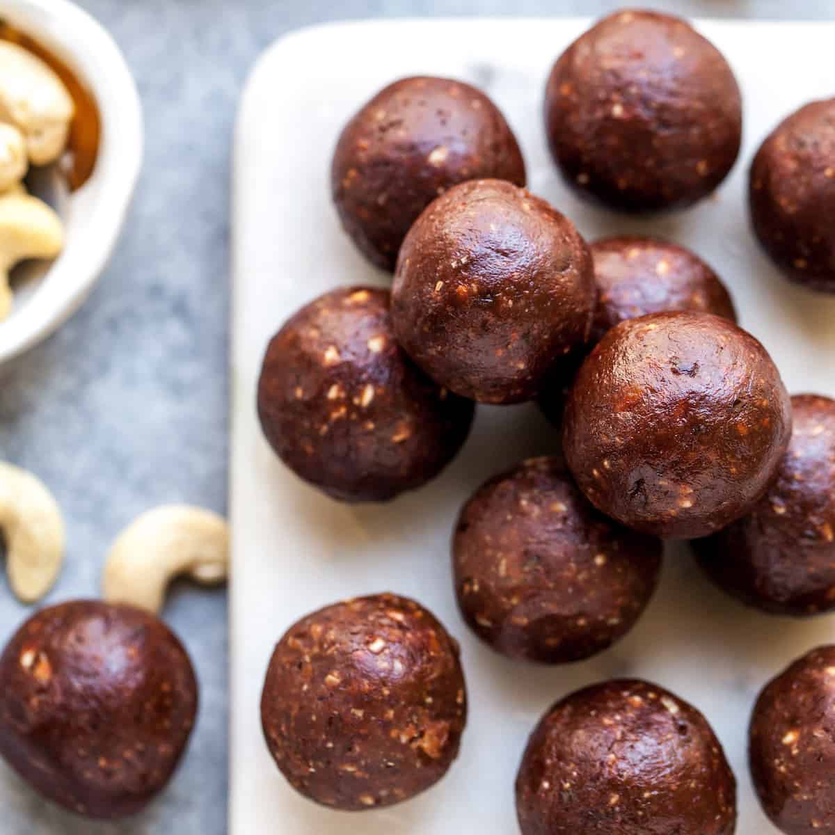 chocolate date energy balls