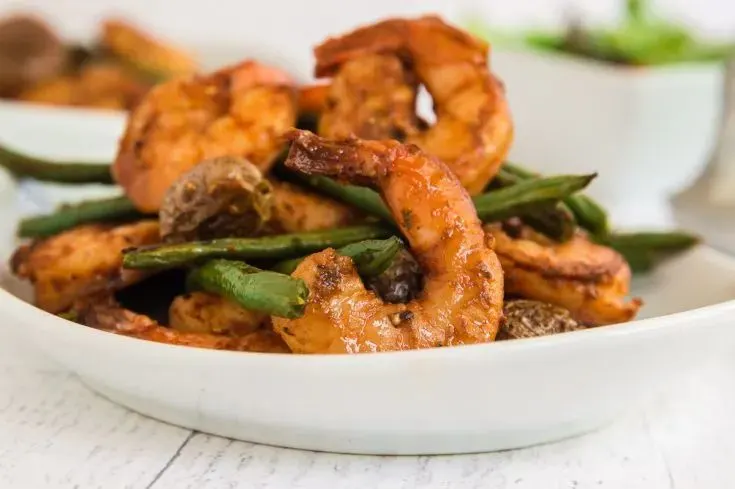 sheet pan shrimp with green beans and potatoes