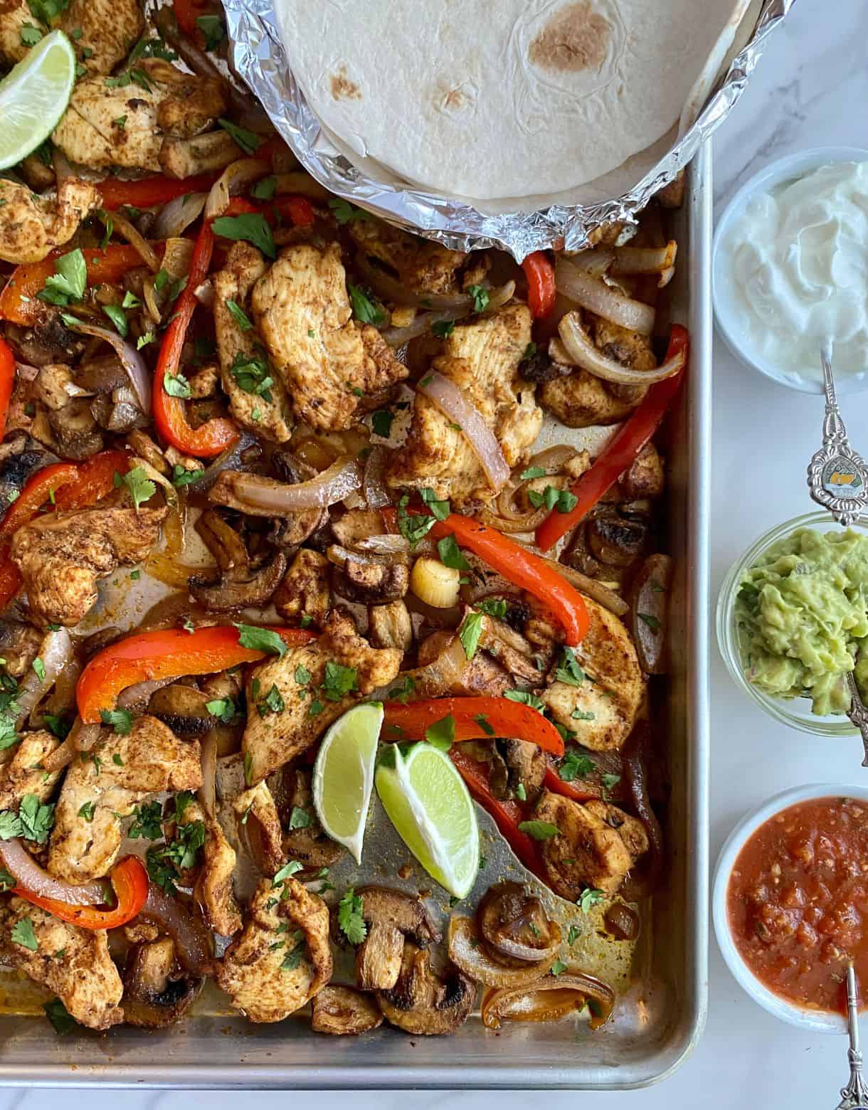 chicken fajita tray bake