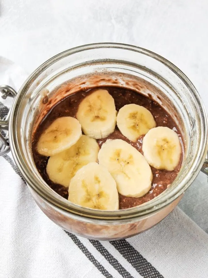 chocolate protein overnight oats with banana