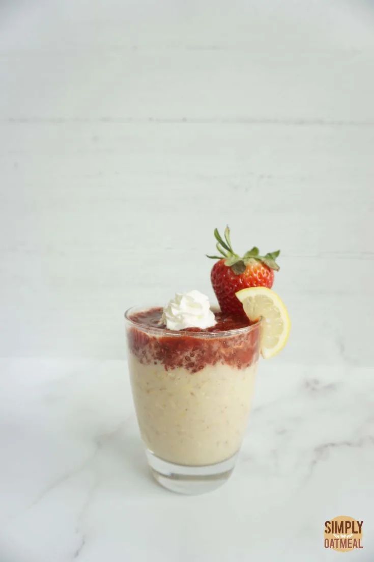 Strawberry Lemonade Overnight Oats