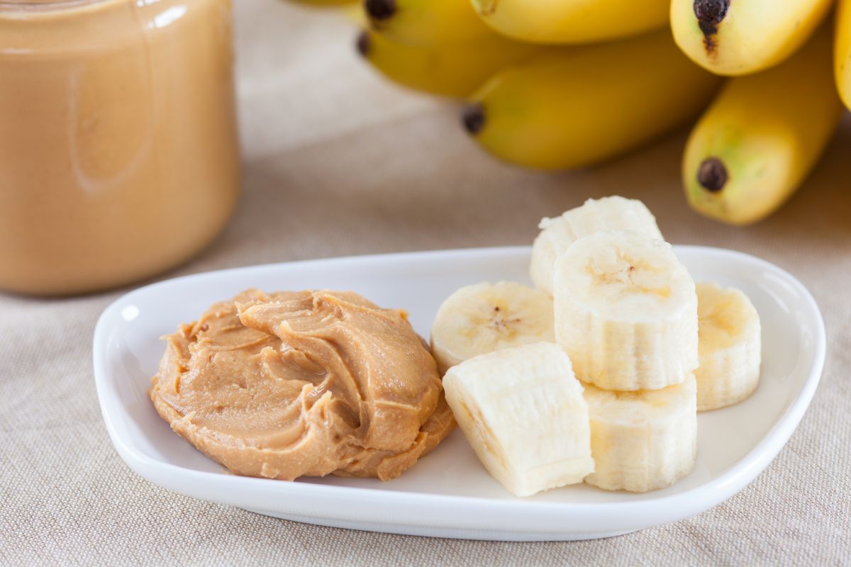 bananas with peanut butter