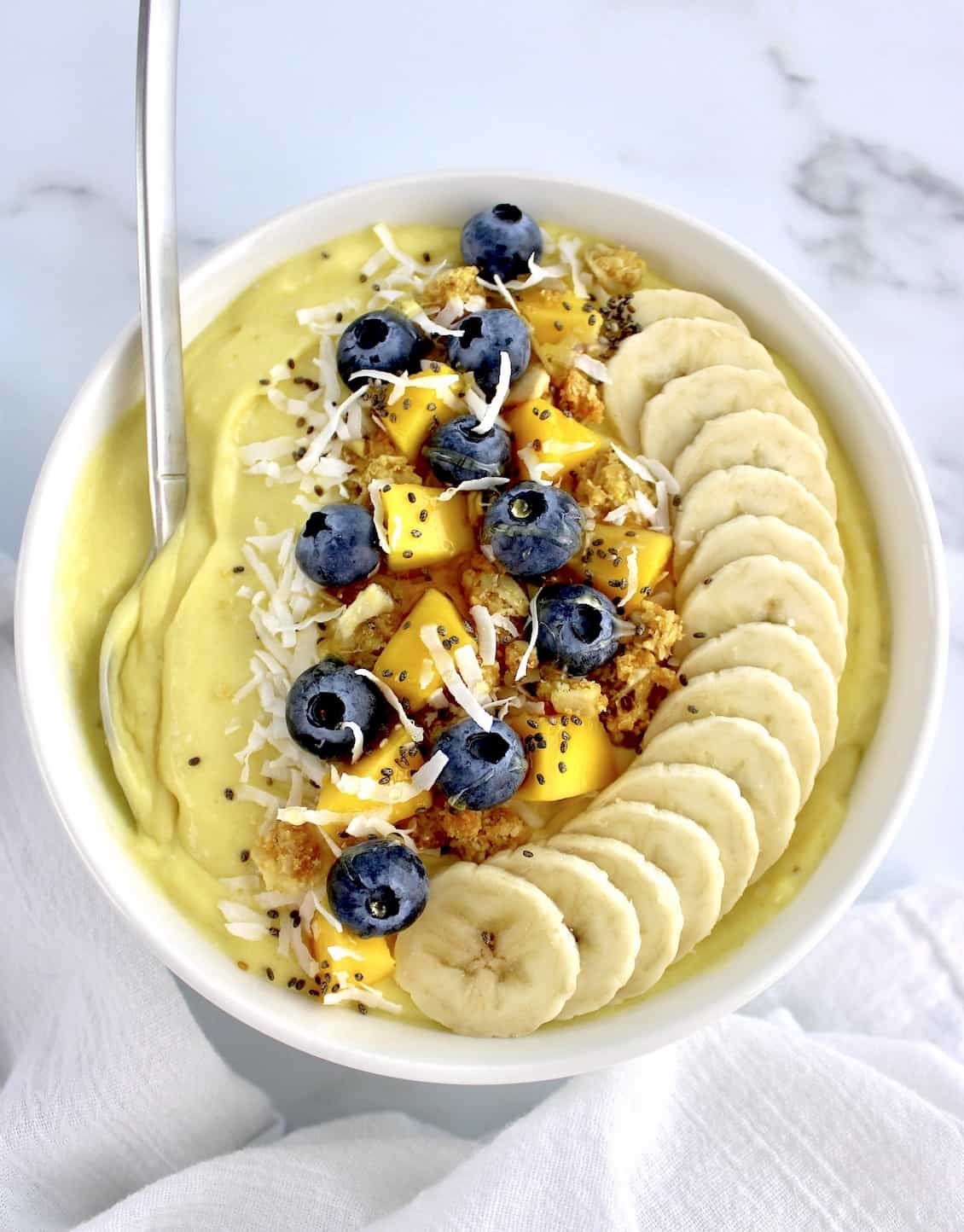  Mango Smoothie Bowl