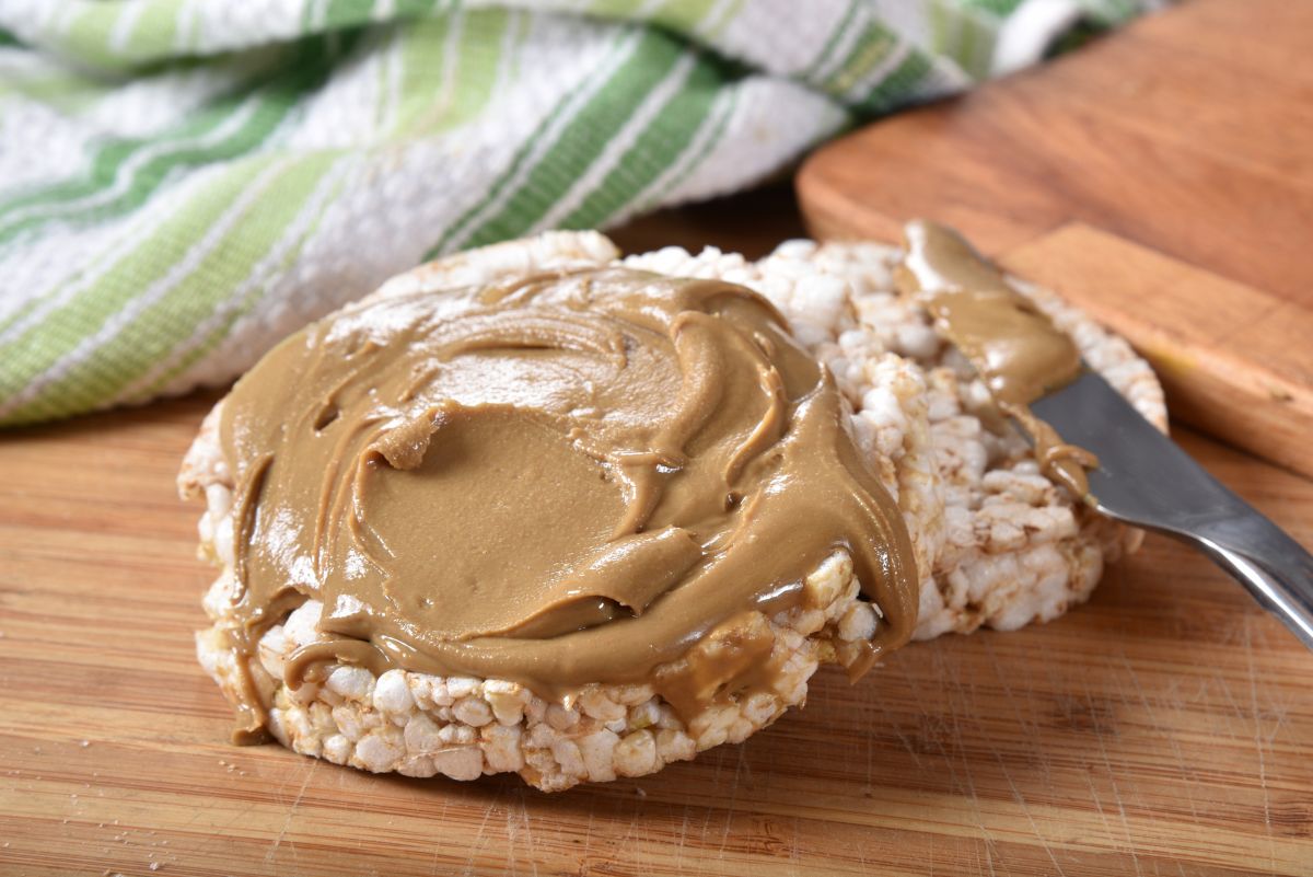 peanut butter rice cakes