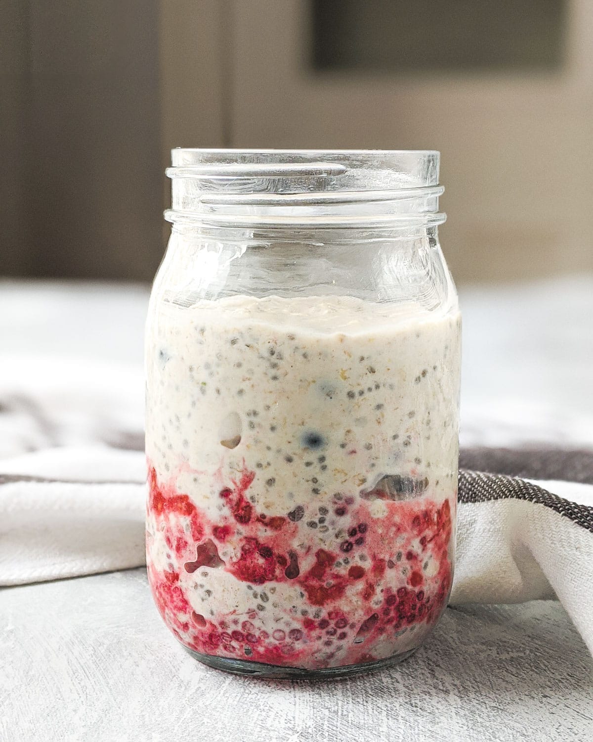 berry protein overnight oats