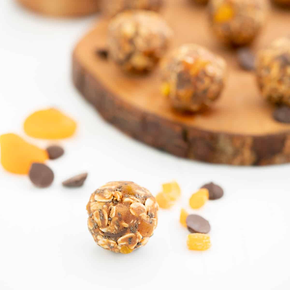 Chocolate Chia Apricot Balls