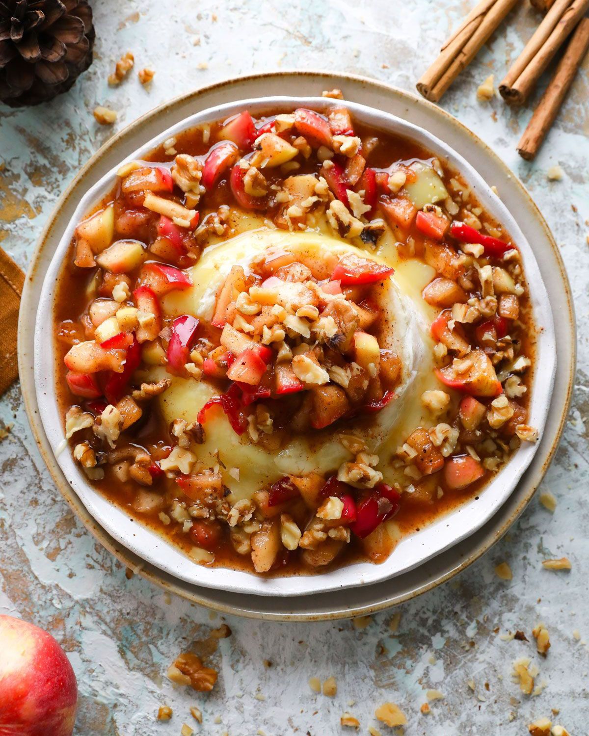 baked brie with apples